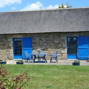  Hotel Les Chaumieres De Fleuriac